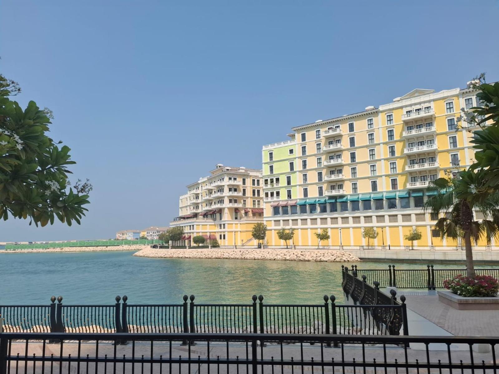 The Townhouses The Pearl Doha Eksteriør billede